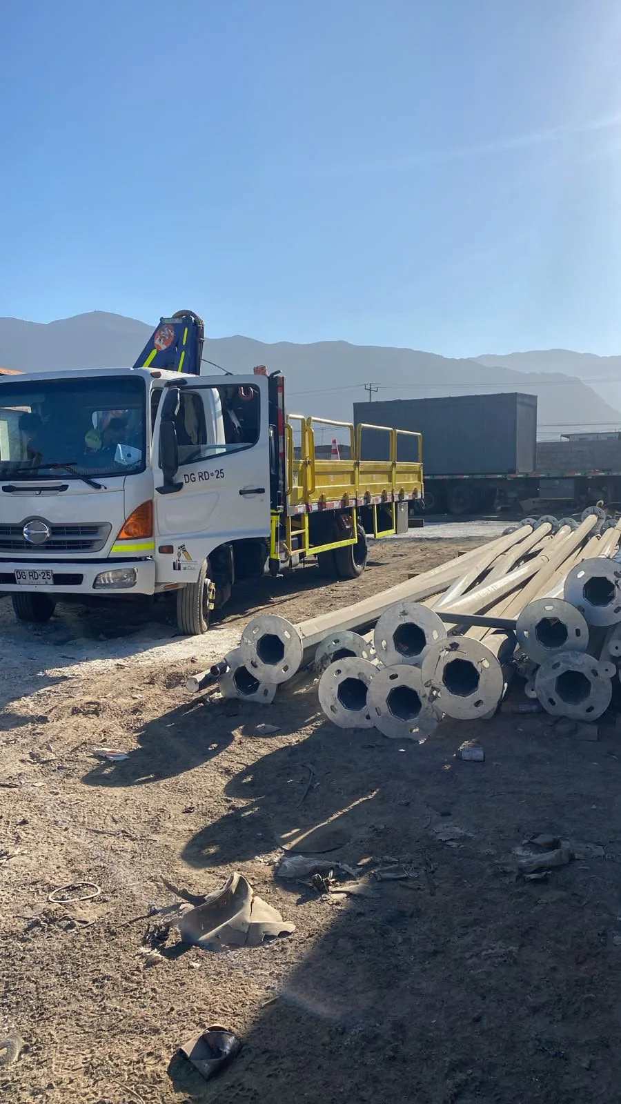 Transporte de postes industriales